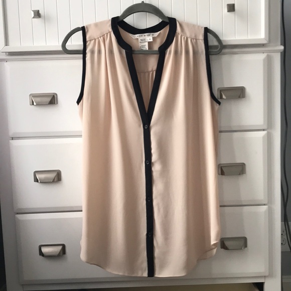 Max Studio Tops - Max Studio sleeveless button down